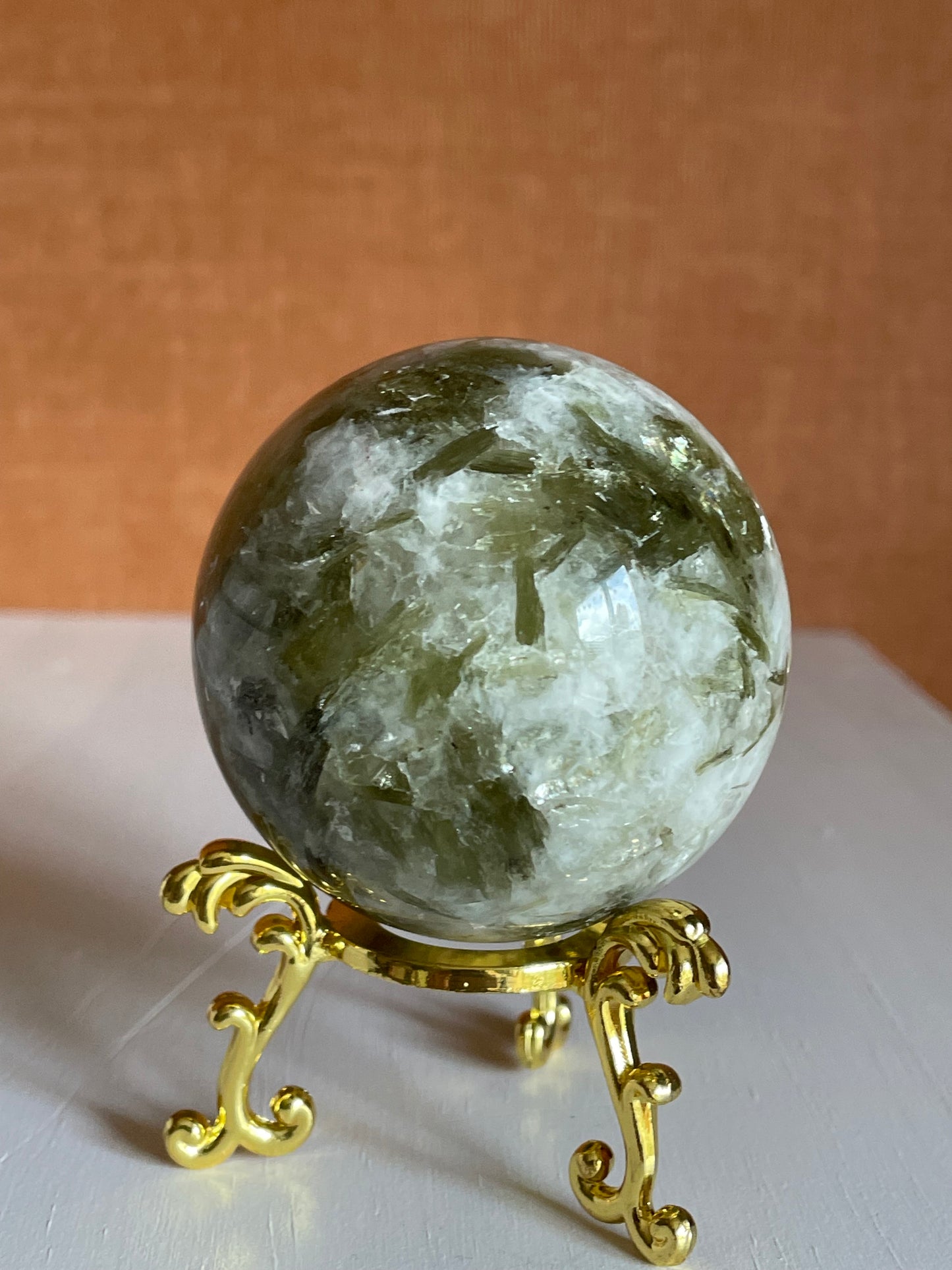 Groene mica - toermalijn en maansteen bol