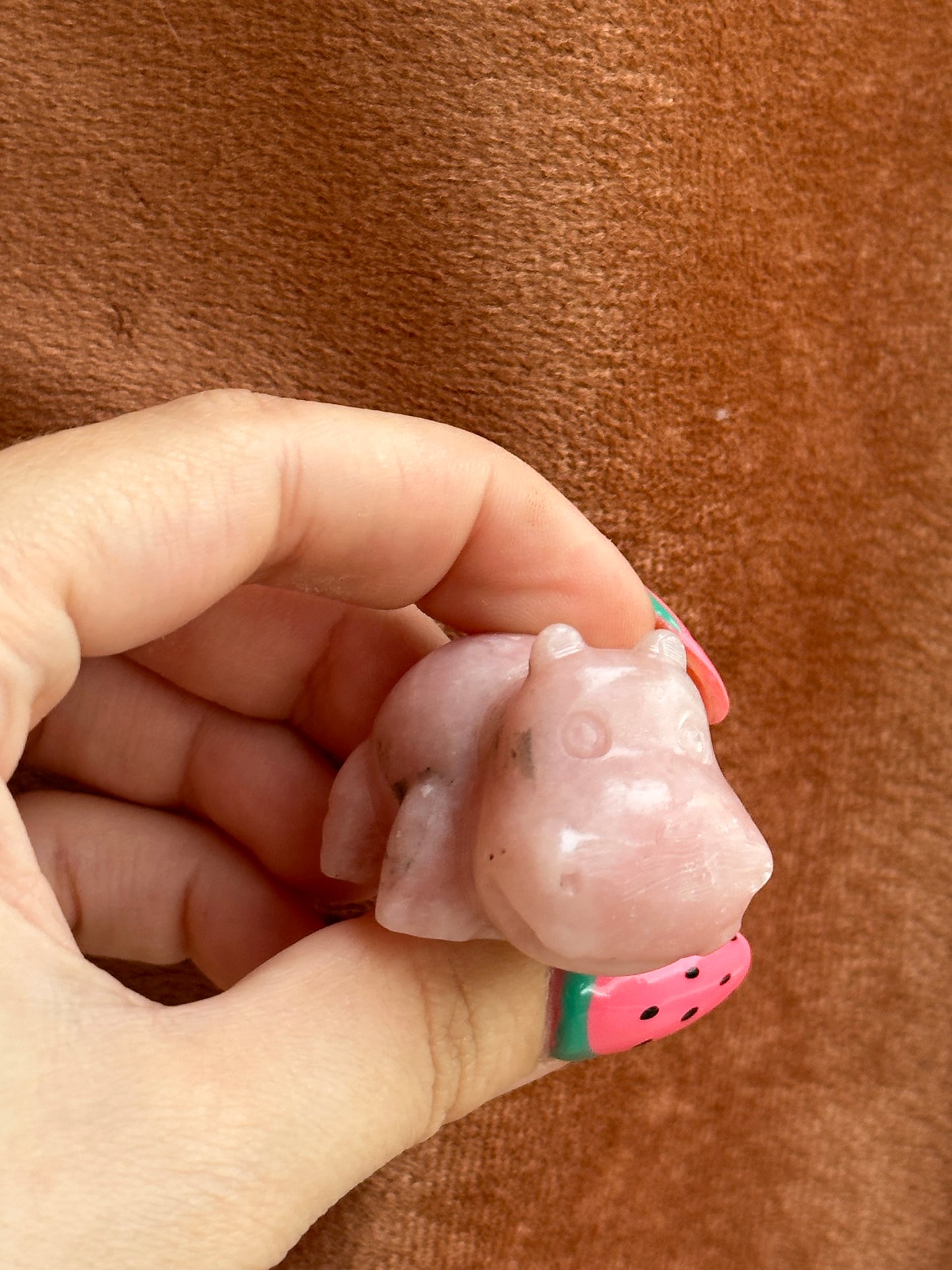 Roze Opaal Nijlpaard carving