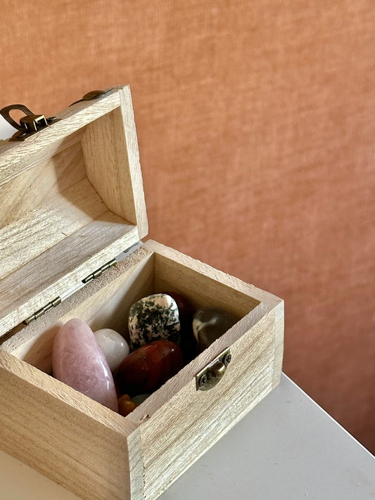 RaVa Home mystery box schatkistje met trommelstenen