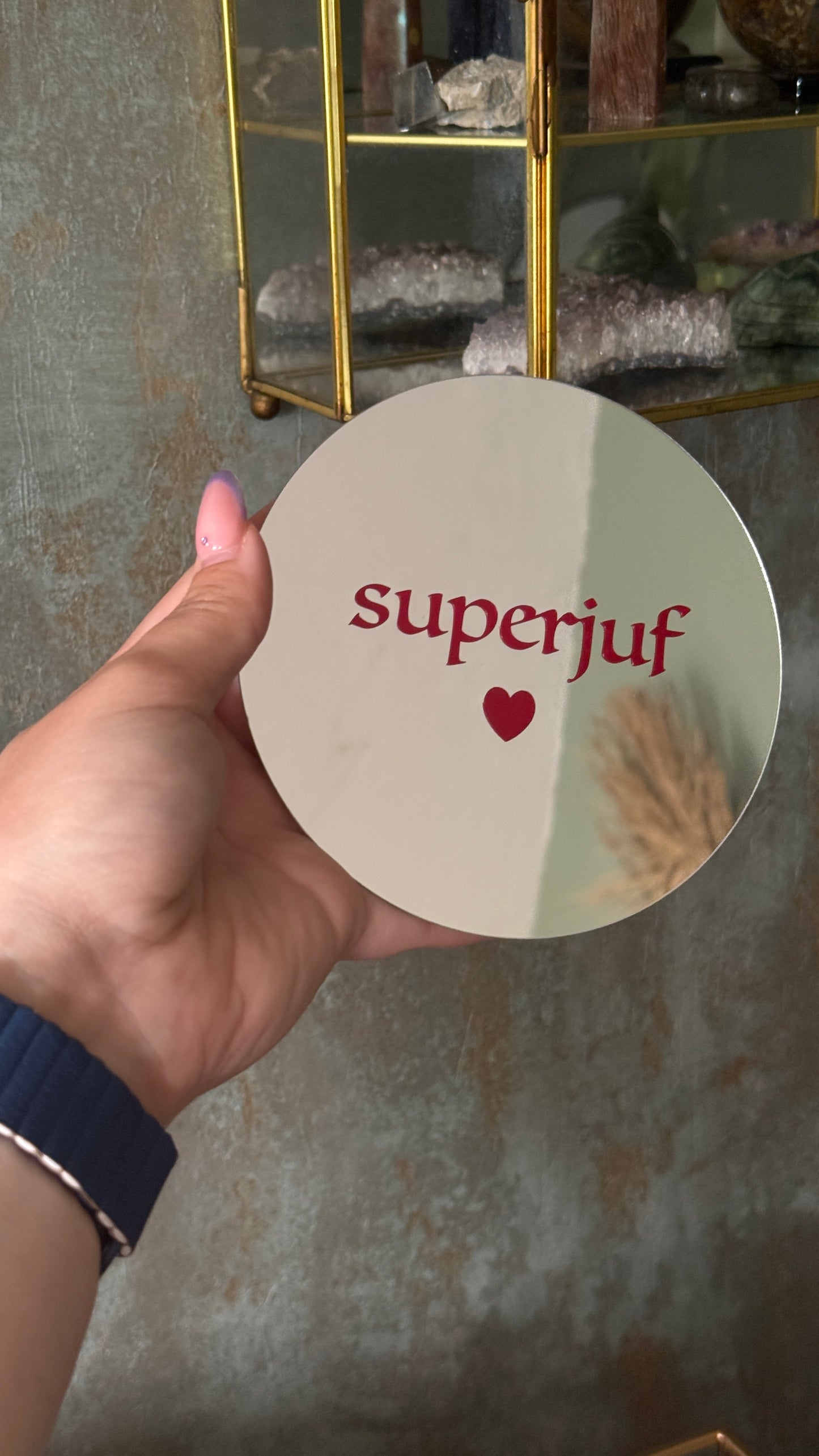 Spiegeltje met de tekst “Superjuf” – ideaal juffencadeau van 12,5 cm voor einde schooljaar of afscheid.