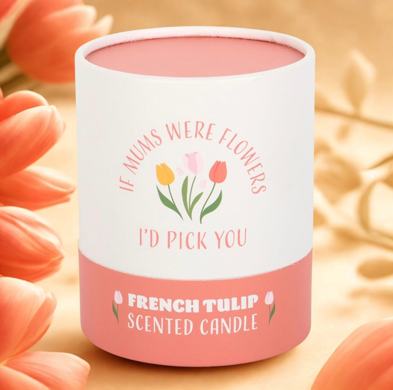 Close-up van de prachtige cadeaukoker van de 'If Mums Were Flowers' geurkaars, met een duidelijke weergave van de tekst en de Franse tulpen-branding.