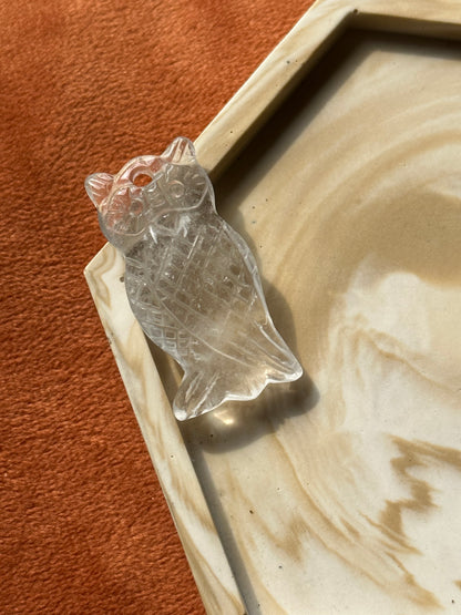 Bergkristal hanger uil doorboord