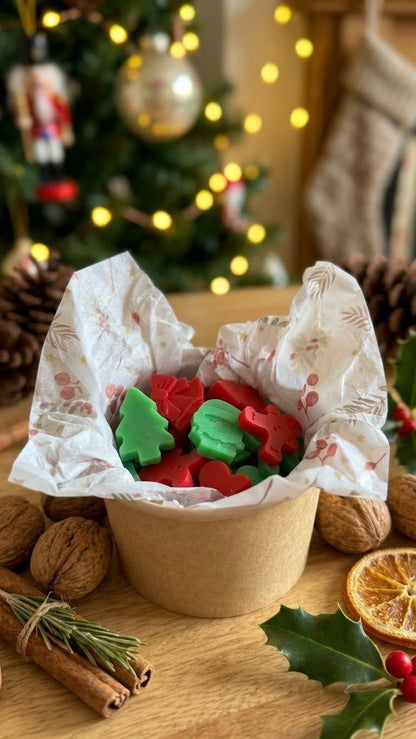 Nutcracker waxmelts voor Kerst met warme tonen van kaneel en kruidnagel en een zachte basis van vanille, amber en sandelhout