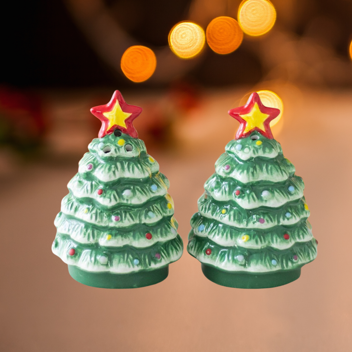 Peper en zoutstel in de vorm van kerstbomen