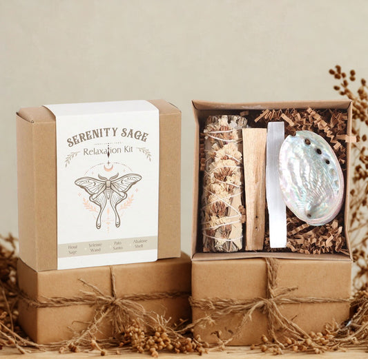 Relax smudge set met witte salie, palo santo, seleniet en abalone schelp