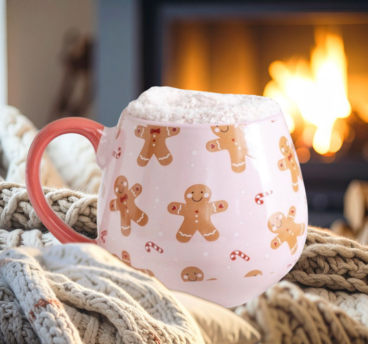 Kerst mok roze met gingerbread mannetjes patroon