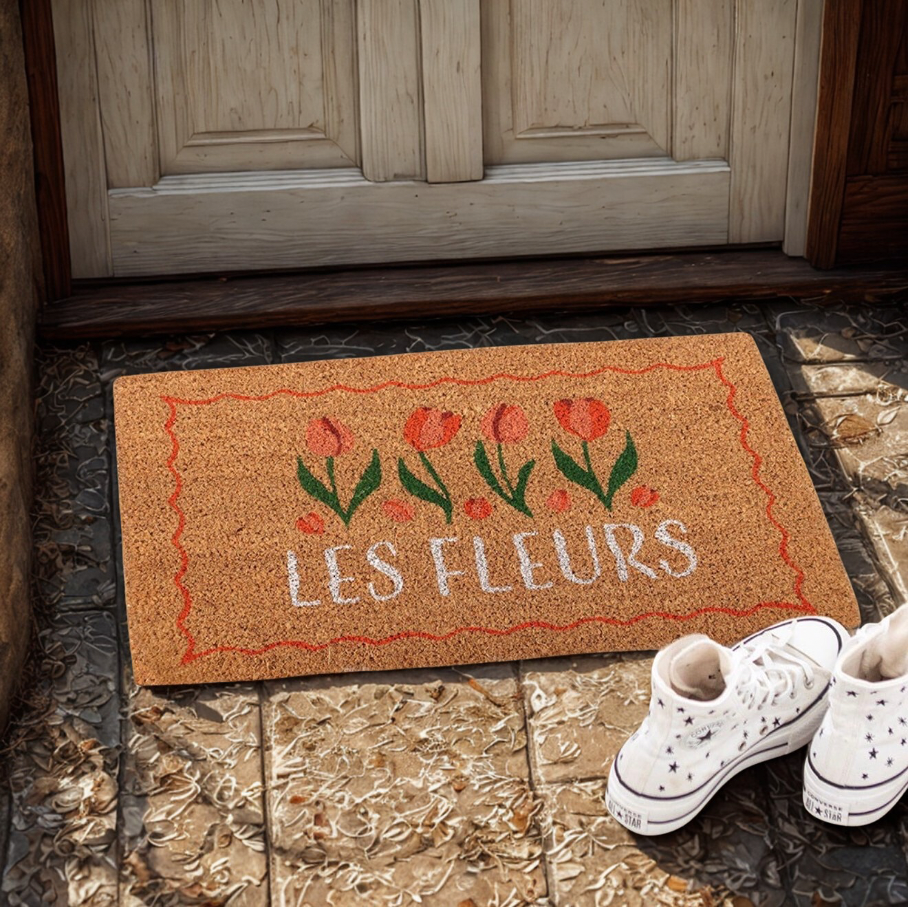 Kokos deurmat met 'Les Fleurs' tekst en tulpenprint uit de Bliss & Bloom collectie.